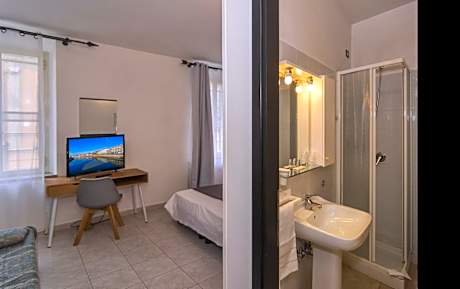 Economy Quadruple Room