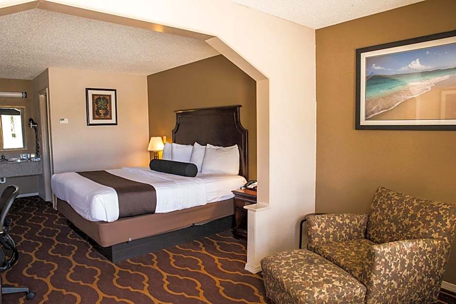 Mockingbird Inn & Suites