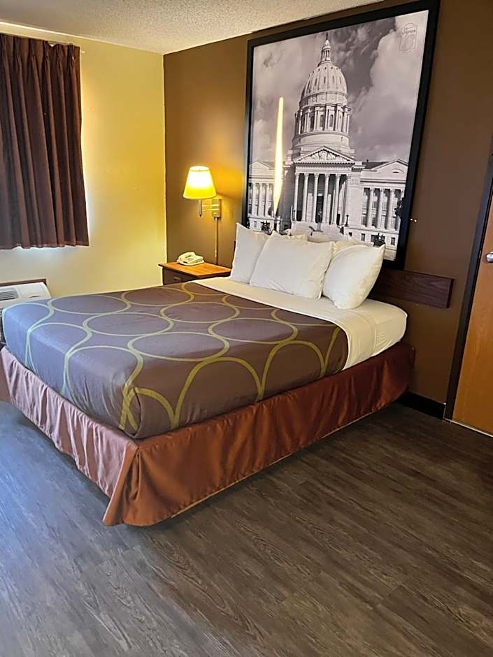 Super 8 by Wyndham Smithville/Kansas City