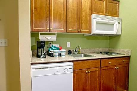 1 King 2 Qn Beds 2 Bdrm 2 Bath Suite Nonsmok