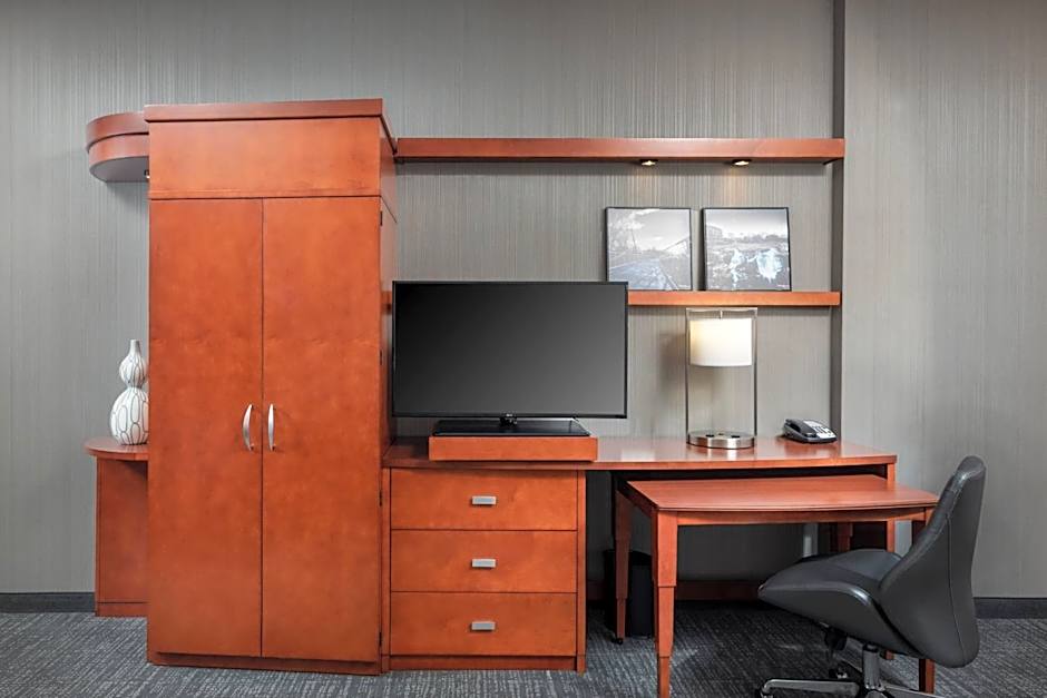 Courtyard by Marriott Greenville Downtown