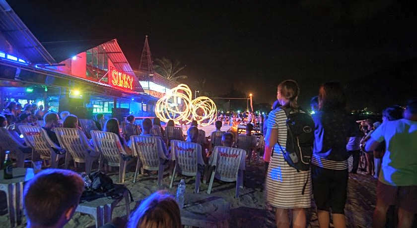 Twin Palms hostel Phi Phi