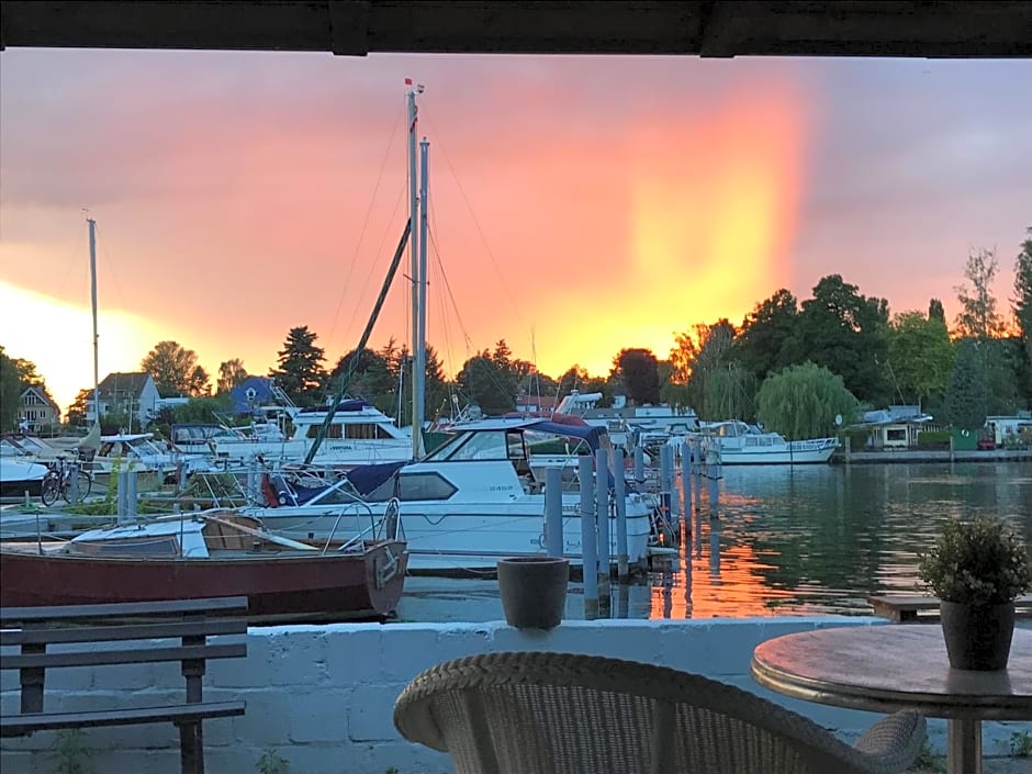 Tiny House oder Ferienwohnung auf der Sunset Marina