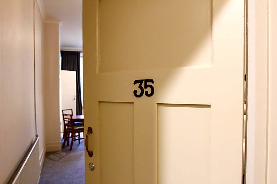 Alpine Hotel, Eat Drink Sleep