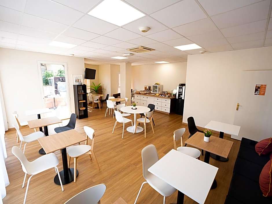 Hotel Grand Cap Rooftop Pool