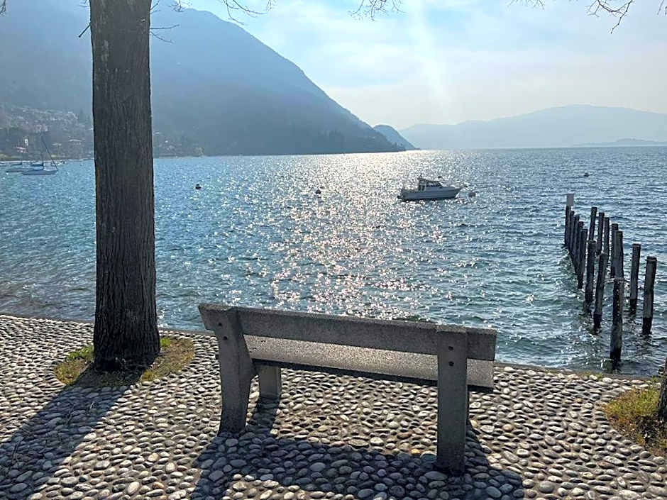Il sole di calde Lago Maggiore 505