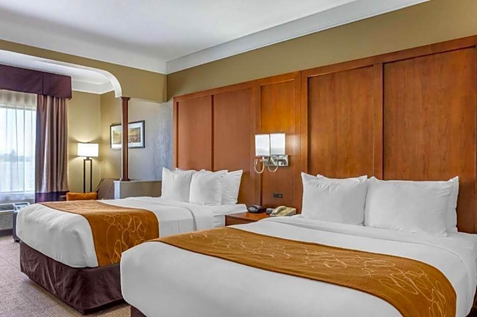Comfort Suites Plainview