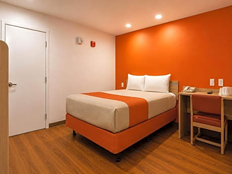 1 Full Bed | Mobility Access RI Shwr, Nsmk