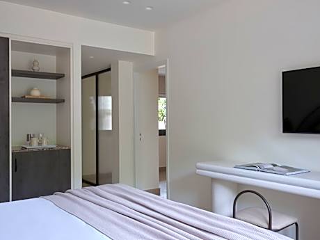 Family Room Inland View