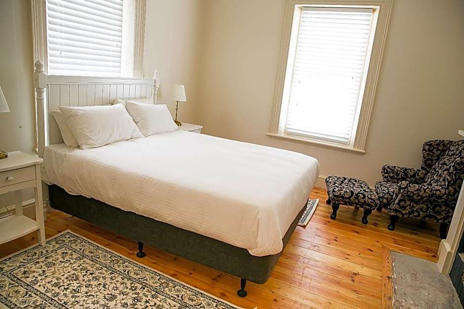 Cape Nelson Lighthouse