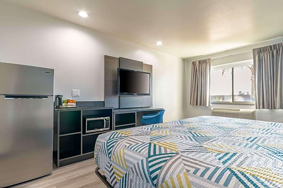 Studio 6 Suites Perris, CA