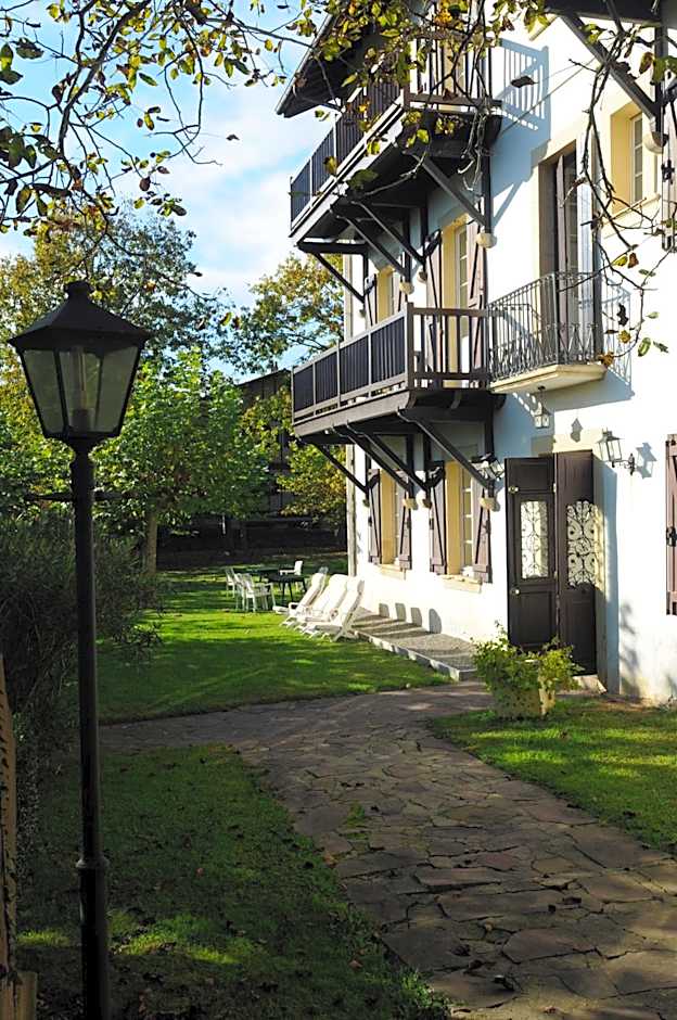 Les Jardins de Bakea