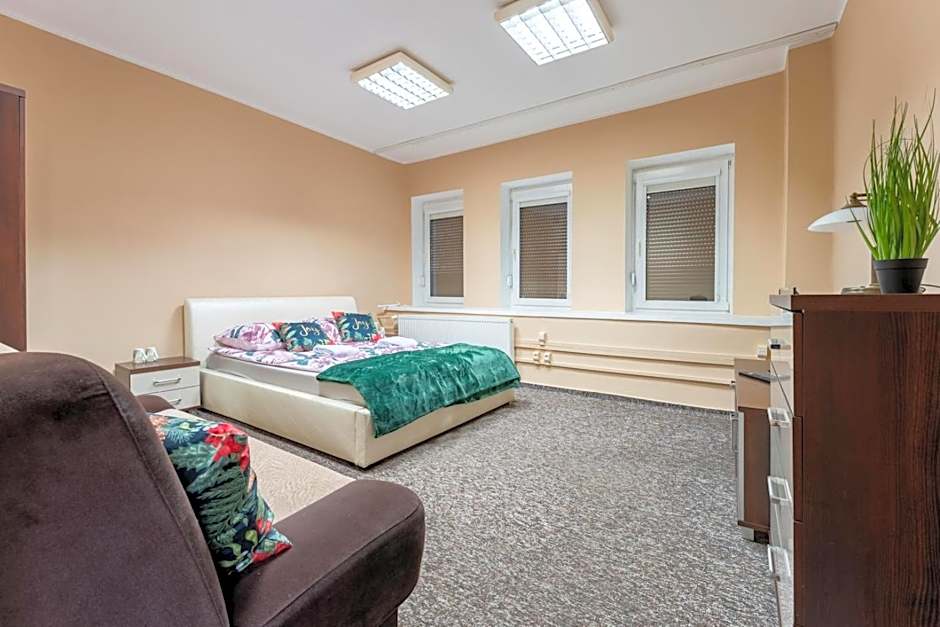 Hostelio - Tanie i komfortowe pokoje, parking, sklep na miejscu