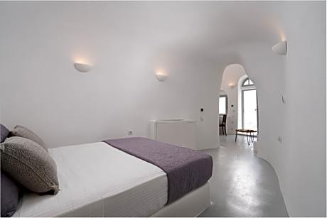 Superior Suite with Outdoor Plunge Pool, Terrace and Blue Domes View