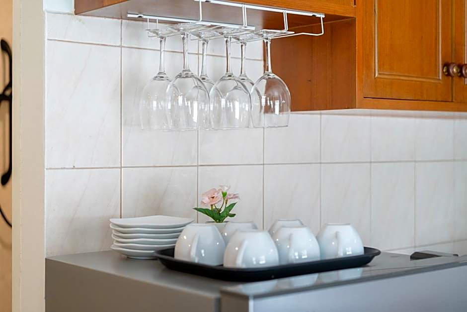 5 mins walk Bangla,beach,3BR