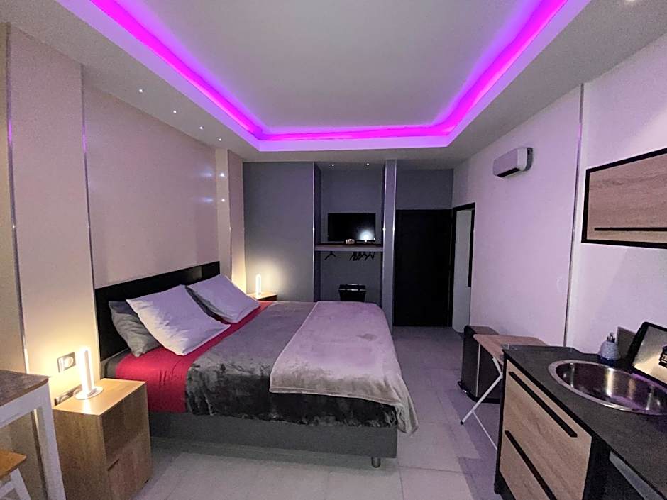 Hostal 170 Room 16 Service Appartement