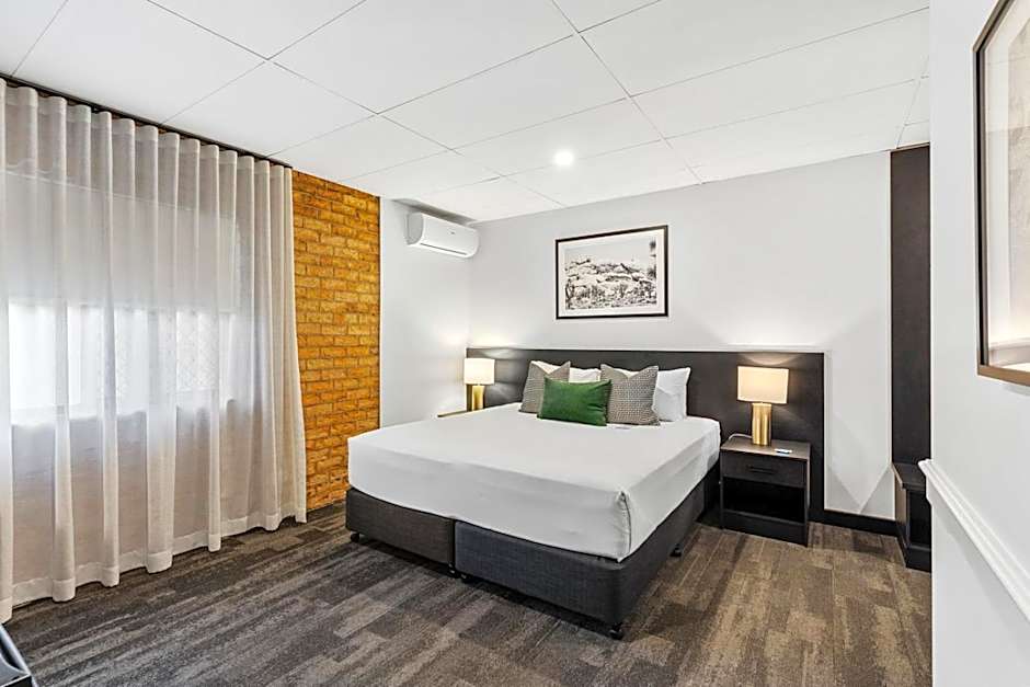 Quality Hotel Robertson Gardens