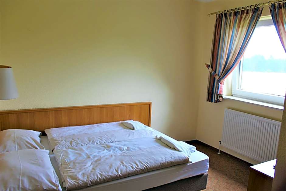 Hotel Alsterquelle 24h Check-in, Free Parking and WiFi