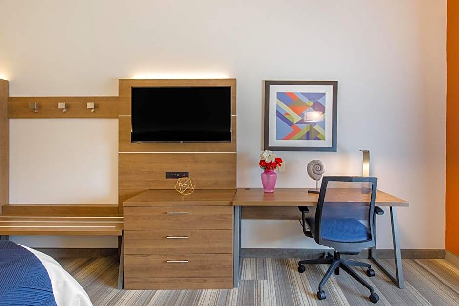 Holiday Inn Express Houston-Alvin By IHG