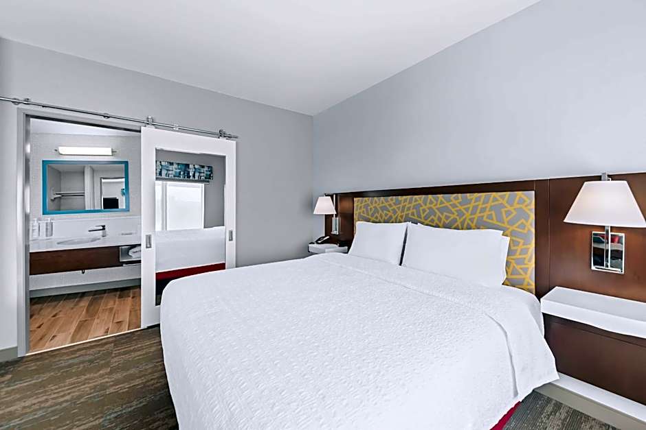 Hampton Inn By Hilton & Suites Farmers Branch Dallas, Tx