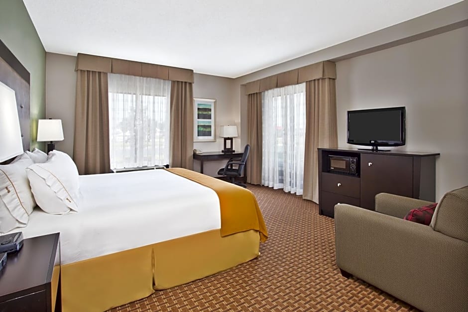 Holiday Inn Express Hotel and Suites Harrington - Dover Area