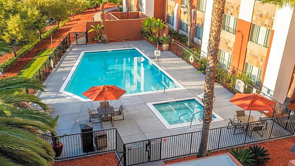 Holiday Inn Express Fremont - Milpitas Central By IHG