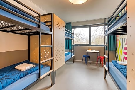 Bed in 7-bed Mixed Dorm with Shower