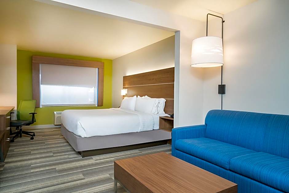 Holiday Inn Express & Suites Rocky Mount Smith Mountain Lake By IHG