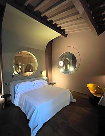 Suite with Garden View