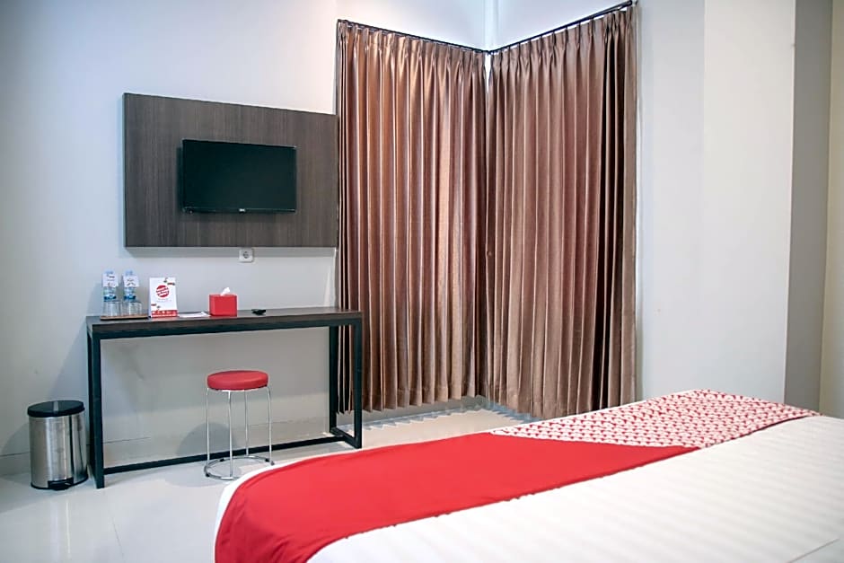 OYO 1006 Azzahra Guest House