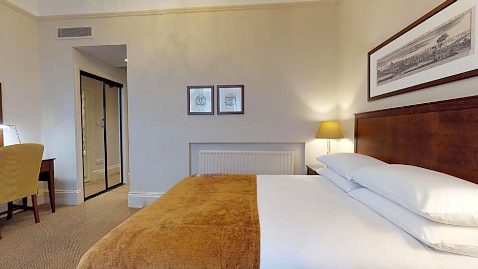 Macdonald Burlington Hotel