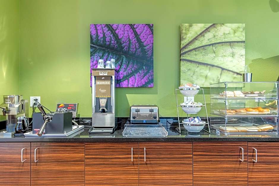 MainStay Suites St. Louis Airport