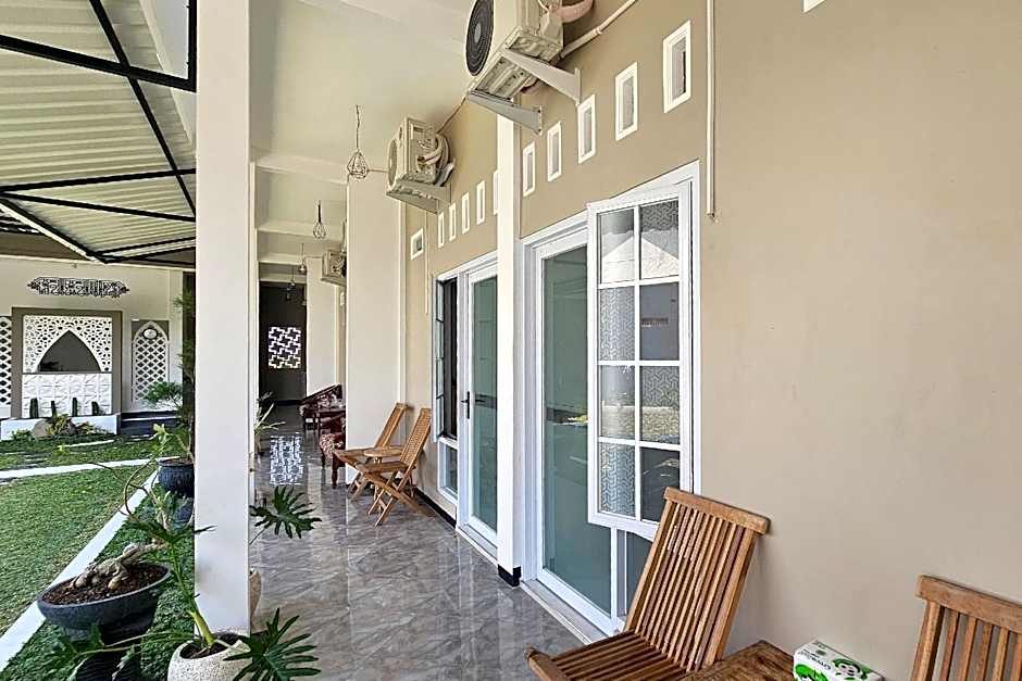 Guest House Saqeena Syariah near Blitar Park RedPartner