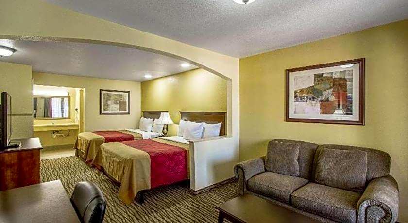 Super 8 by Wyndham Jackson MS