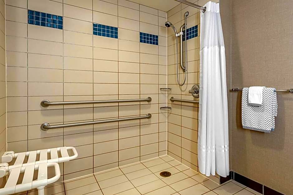 Cambria Hotel Akron - Canton Airport