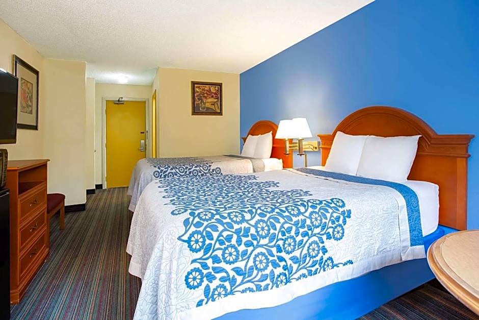 Days Inn by Wyndham Runnemede Philadelphia Area