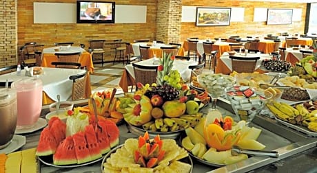 Nobile Suites Tambau