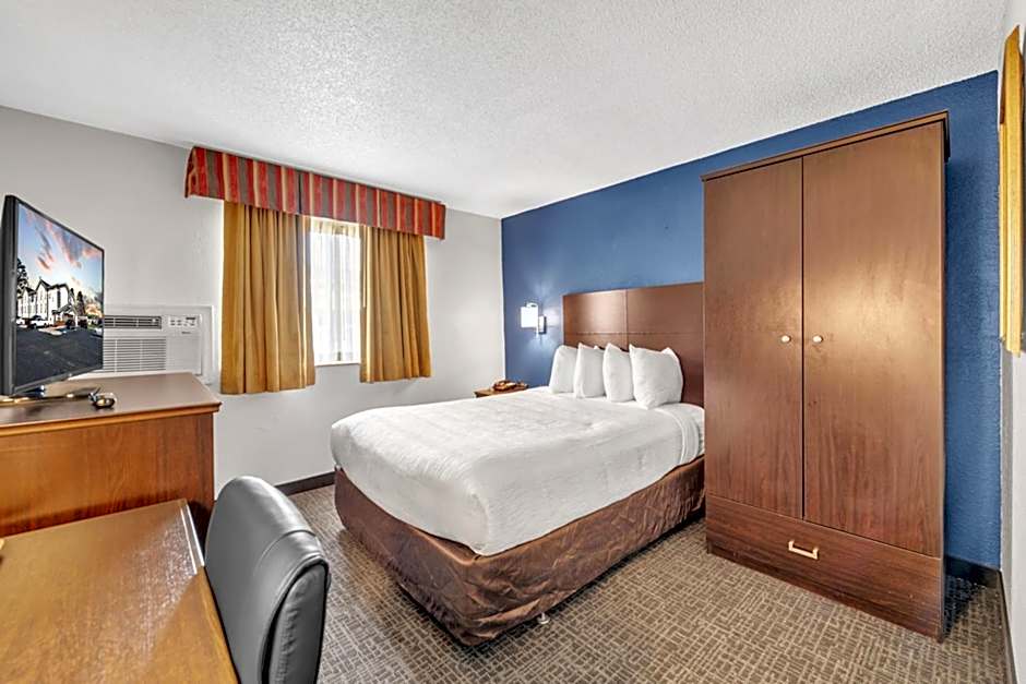 City Center Inn by OYO I-64 Newport News