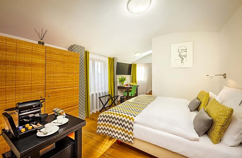 Bellevue hotel Karlov