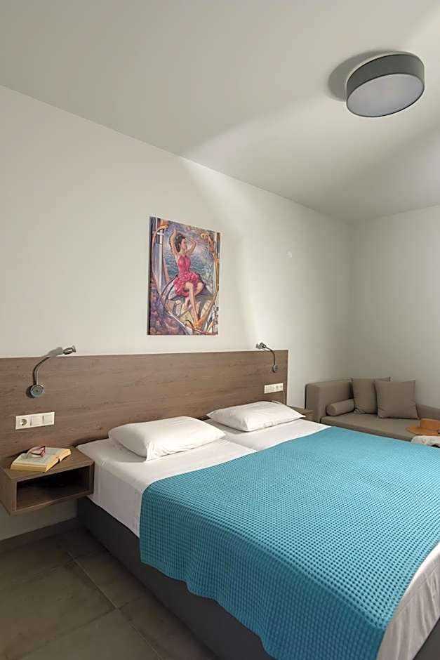 Blue Horizon Apartments