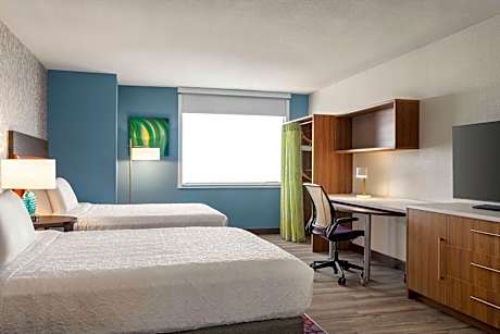 Studio with Two Queen Beds and Roll-In Shower - Mobility and Hearing Access/Non-Smoking