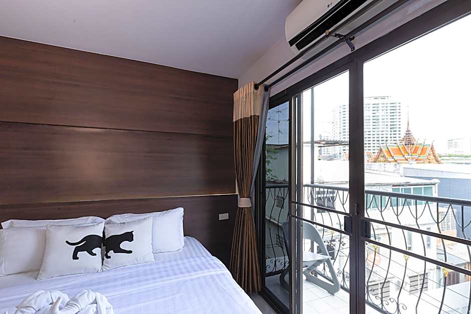 Bed by City Surawong Patpong