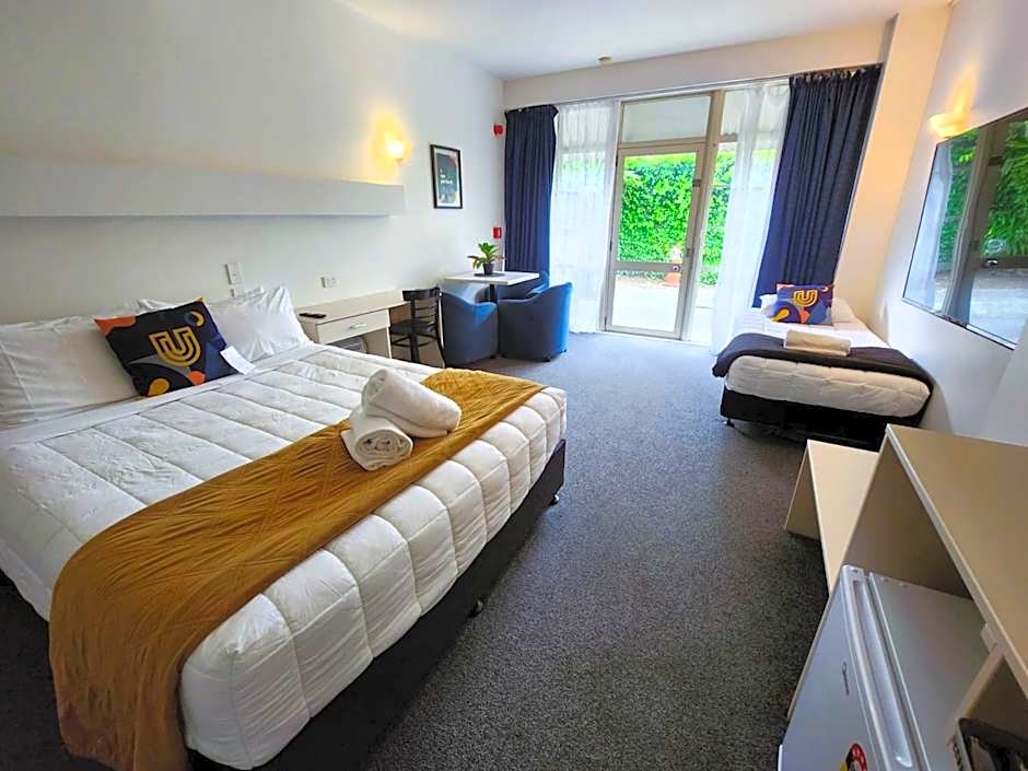 U Studios Paraparaumu Beach (formerly Copperfield Seaside Motel)