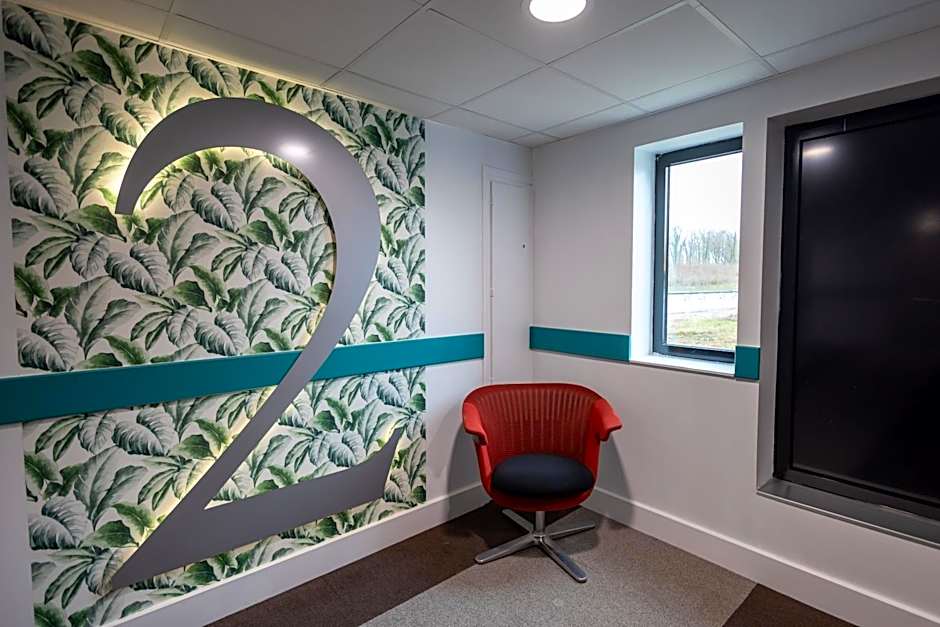 CAMPANILE BELFORT MONTBELIARD Gare La Jonxion