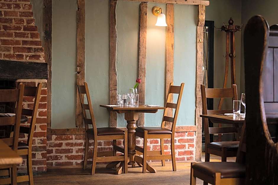 The Red Lion Hinxton