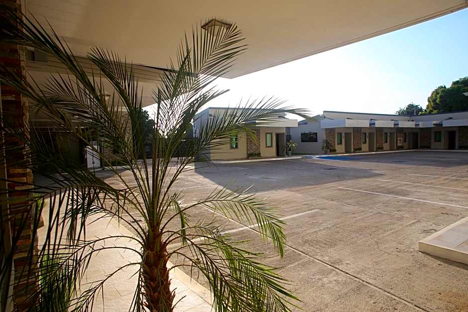 Aranjuez Hotel & Suites