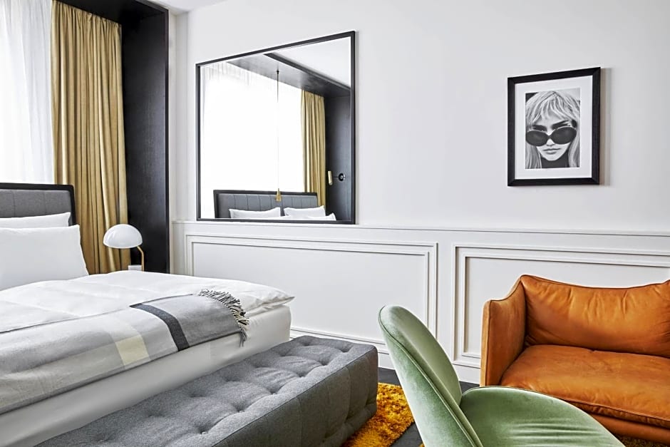 Roomers Munich, Autograph Collection by Marriott