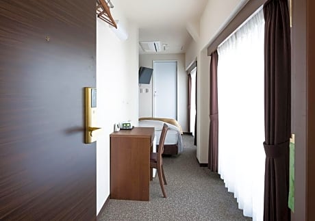 Single Room - Non-Smoking