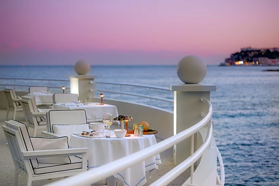 Monte-Carlo Beach