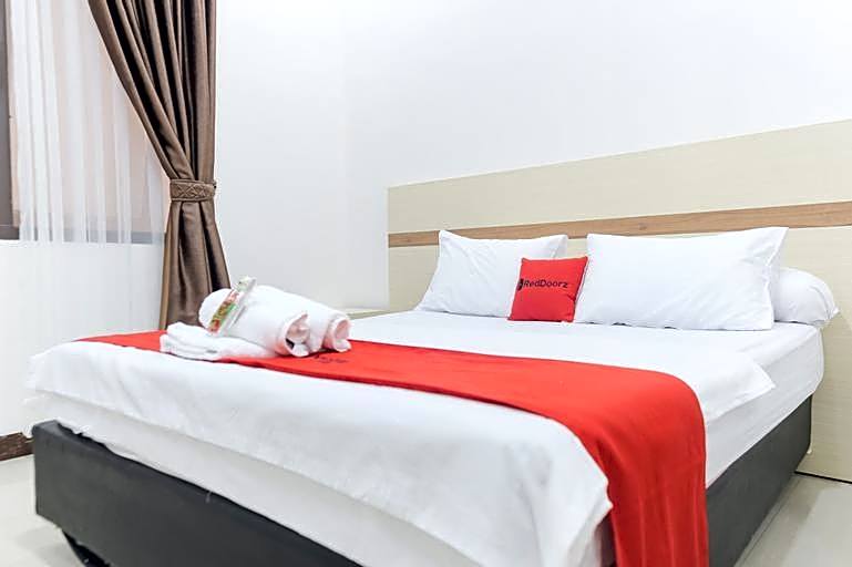 RedDoorz Syariah @ Jalan Ir Haji Juanda Jambi
